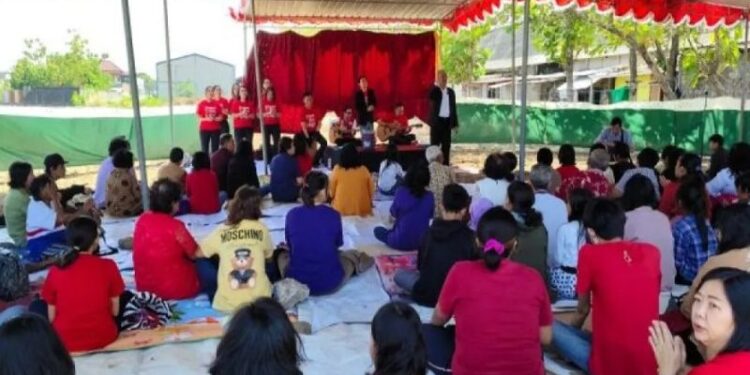 Church Faithfully Worships Outside as Wait for Building Permit Enters 11th Year.